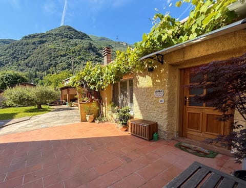 Property building, Natural landscape, Garden, Garden view, Mountain view