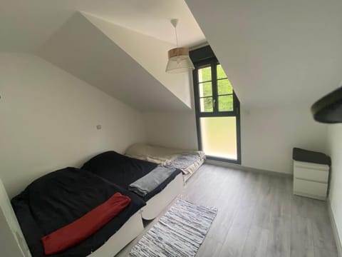 Suite parentale 20 m2 avec SDB à 15min de Disney Vacation rental in Île-de-France