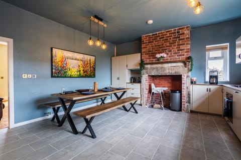 Dining area, kitchen