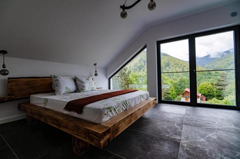 Natural landscape, Photo of the whole room, Bedroom, Mountain view