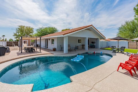 Pool view, Swimming pool, sunbed