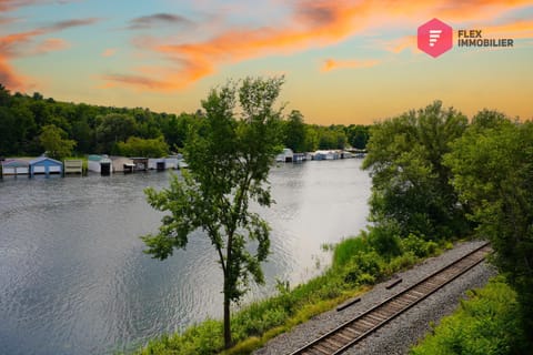 Balcony/Terrace, River view, Sunset