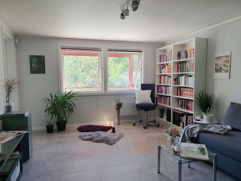 Library, Living room