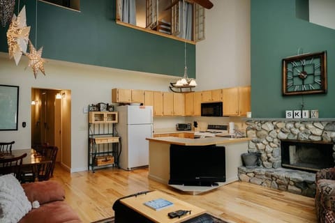 NEW! Townhouse - Tenney Mountain Resort Casa in Plymouth