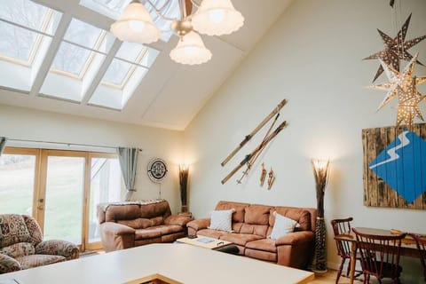NEW! Townhouse - Tenney Mountain Resort Casa in Plymouth