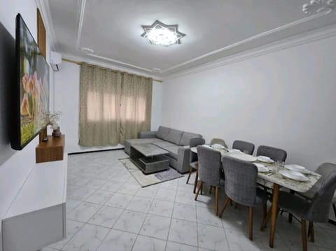 Appartement entièrement équipé et très bien situé Apartment in Tangier