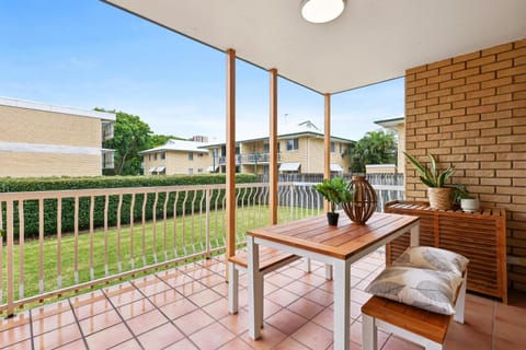 Charming Riverside 2-Bed with Al Fresco Dining Appartement in Indooroopilly