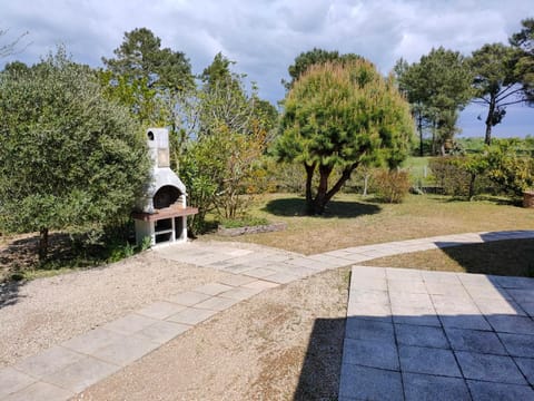 Villa au Calme avec Jardin, Proche Plage, Équipée pour Familles - FR-1-194-285 House in La Faute-sur-Mer