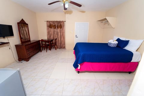 Private rooms in Runaway Bay home - Walk to the beach Vacation rental in Runaway Bay