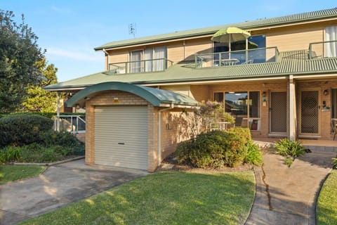 Sea Change by Experience Jervis Bay House in Vincentia