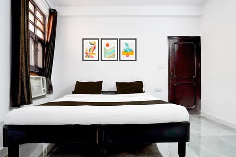 OYO Aarav Residency Hotel in Noida