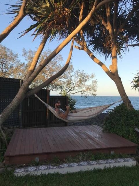 PRIVATE OCEAN FRONT, PET FRIENDLY OASIS! House in Bargara