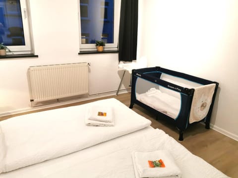 Bedroom, cot