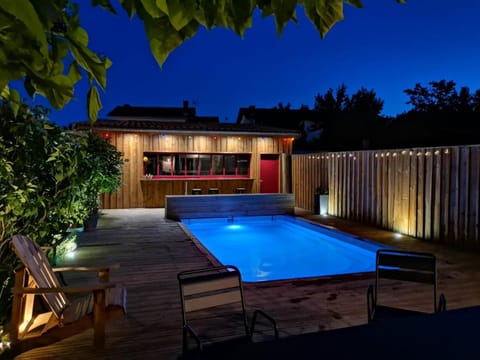 Maison calme avec piscine proche de Bordeaux House in Bordeaux