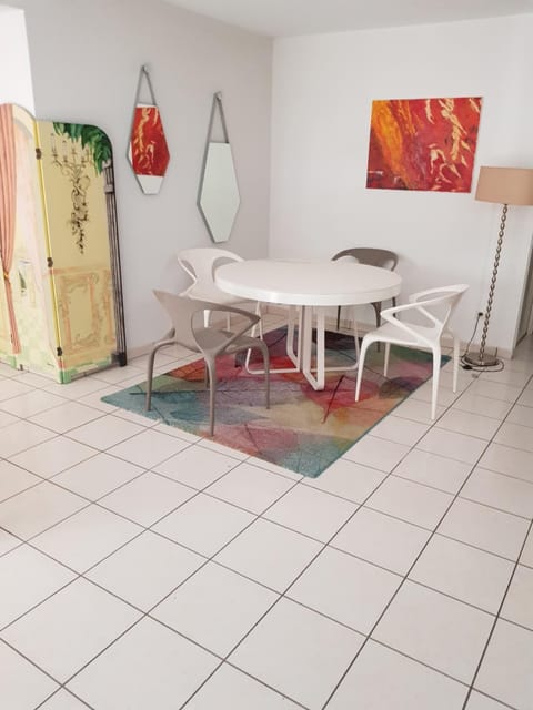 Appartement avec jardin Apartment in Bordeaux