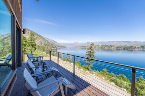 Constellations Lake House at Chelan House in Lake Entiat