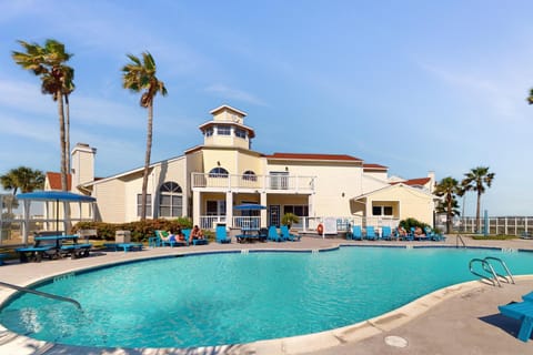 Beach Club: The Lighthouse Apartment in North Padre Island