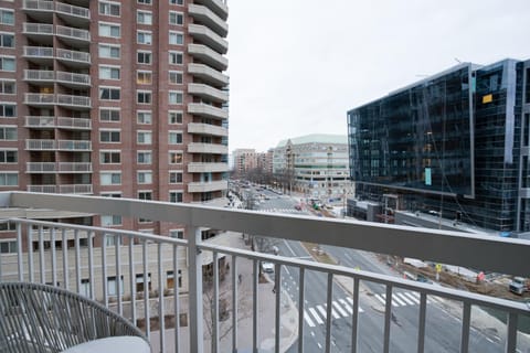 Balcony/Terrace, City view, Location