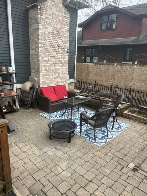 Pet friendly private studio apartment Apartment in Downers Grove