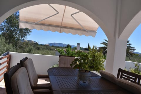 Patio, Natural landscape, View (from property/room), Balcony/Terrace, Dining area