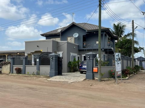 Neighbourhood, Street view