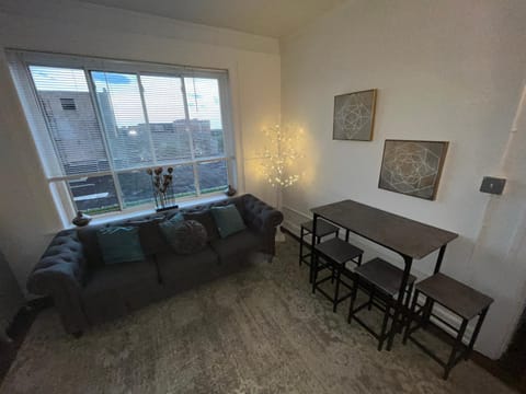 2 Bedroom Stylist Apartment Apartment in Windsor