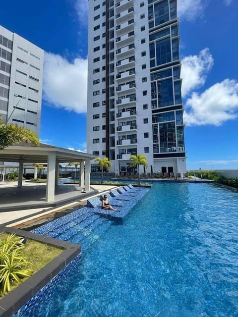 Seaview Condo + Beach Access Apartment in Lapu-Lapu City