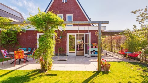 Property building, Garden view