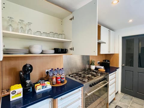 Coffee/tea facilities, Kitchen or kitchenette, Food and drinks, minibar, toaster