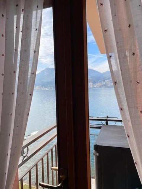 Dolce Vita Lake View Apartment in Brenzone sul Garda