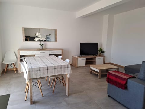 Lovely Holiday Apartment in Bemposta near Portimao Apartment in Alvor