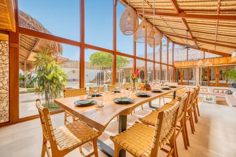 Villa Vienna - New 8BDR Jacuzzi Sauna and Cinema Villa in Kuta