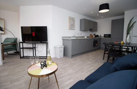 Boutique One BR | Free Parking Apartment in Taunton