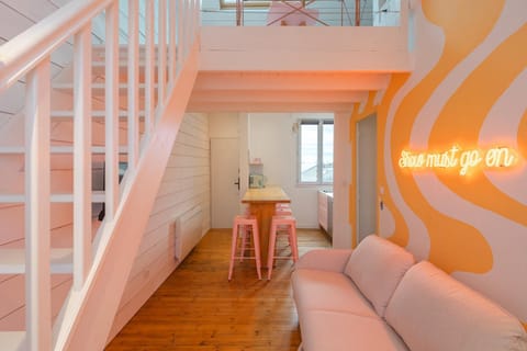Lounge or bar