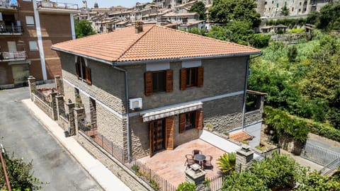 Property building, Day, Street view