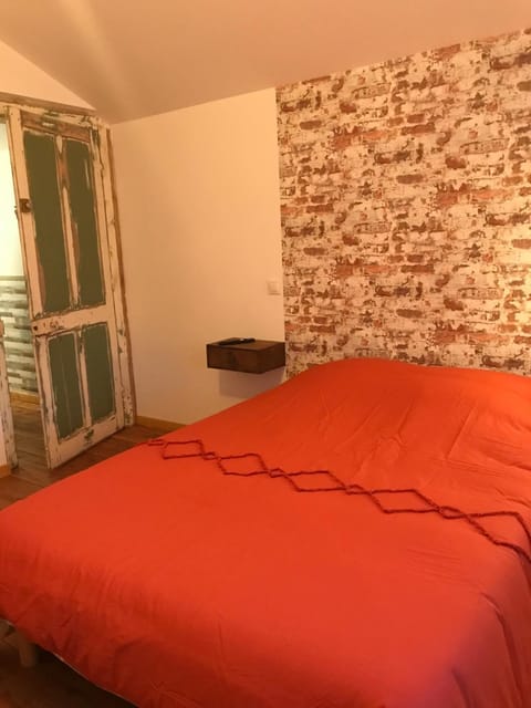 La chambre aux briques oranges Alquiler vacacional in Saint-Dizier