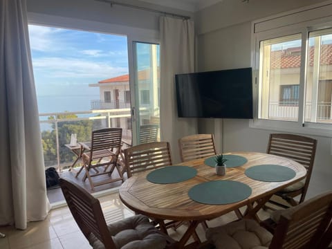 View (from property/room), Balcony/Terrace, Dining area, Sea view