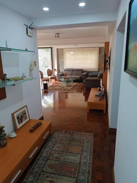 Excelente localidad en El Rosal Apartment in Caracas