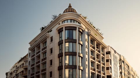 Property building, Day, City view