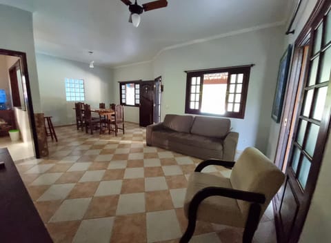 Casa em condomínio de frente à Praia Mococa Caraguatatuba Apartment in Caraguatatuba
