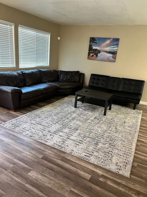 Quiet 1bed,1bath condo with free parking Apartment in Fresno