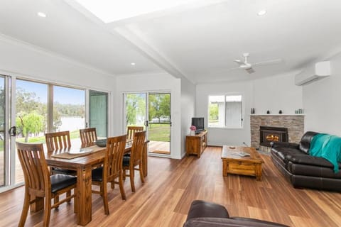 Sunny Hills Farm Retreat House in Lake Conjola