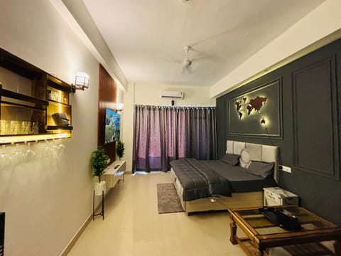 Skyline Studios Bed and Breakfast in Noida