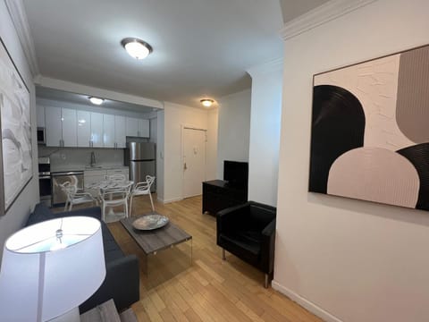 Modern Apartment By Central Park - 3 BR Apartment in Harlem