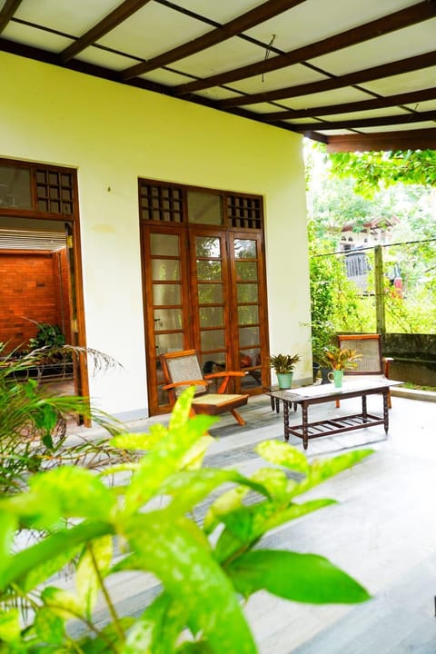 Arjun Boutique Villa in Katunayake for Airport Transit Pensão in Negombo