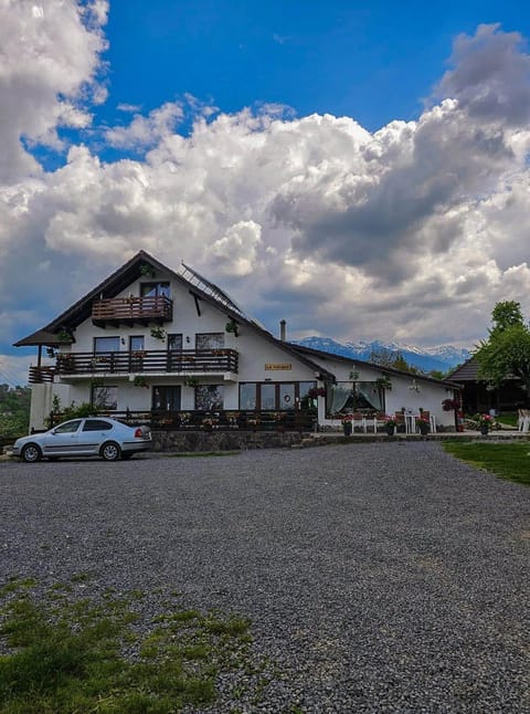 Pensiunea La Voicut Bed and Breakfast in Brașov County