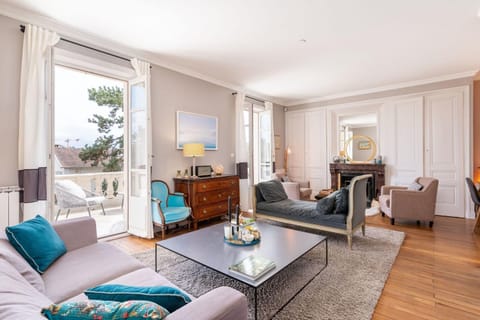 Villa les Roses - House with swimming pool and garden Villa in Lyon