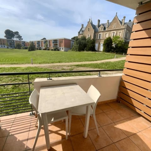 Day, View (from property/room), Balcony/Terrace, Dining area, Garden view