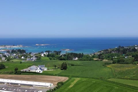 Maison bretonne rénovée proche bourg et plages House in Plouguerneau