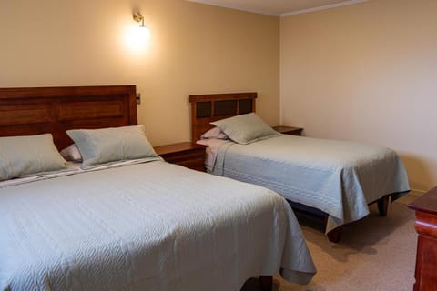 HOSTAL PARIS TALCA Bed and Breakfast in Talca